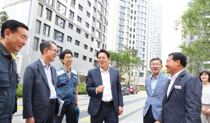 최대호 안양시장 비산초교 주변지구(평촌엘프라우드) 청년임대주택 방문사진