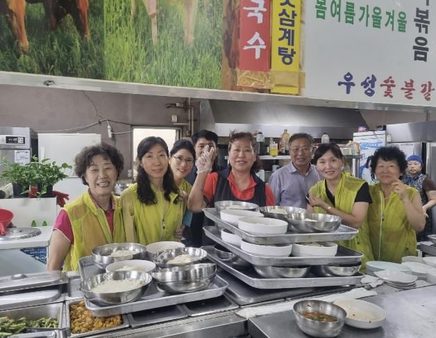 시흥시 월곶동 경로당 회장, 어르신 무료 급식 나눔 실천