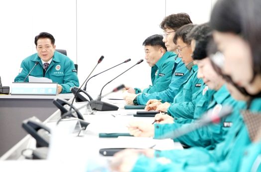 안양시, 폭설에 따른 상황판단 회의 개최…신속 제설작업 지속 추진 중