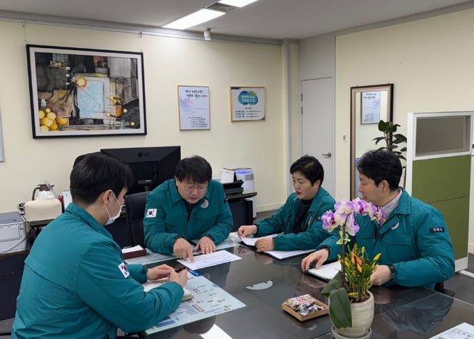 안치권 의왕시 부시장, 지속되는 한파에 응급대피소 운영 점검