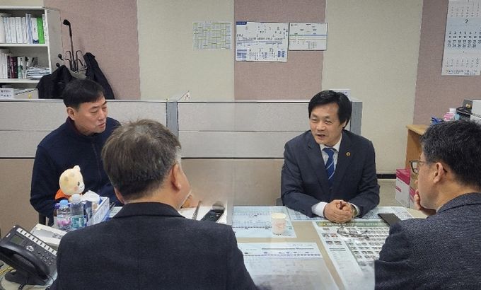 문형근 위원장, “비산동 테니스장 환경개선 논의”