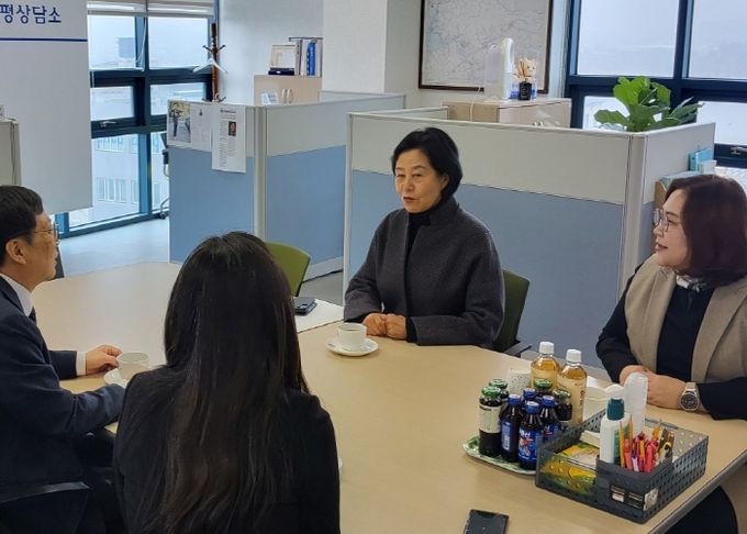 박명숙 의원, 양평고등학교 긴급현안 사업 업무 보고 받아
