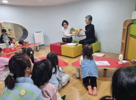 오산시, 어르신 재능기부 동화구연 운영 봉사활동