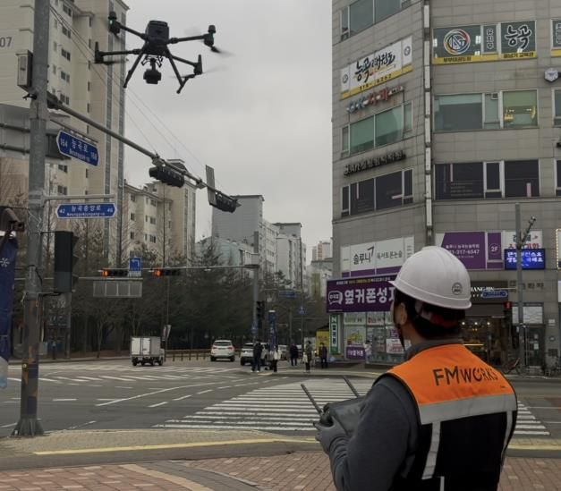 시흥시, 세계 최초 드론ㆍ인공지능 결합한 옥외광고물 안전점검 실증 진행