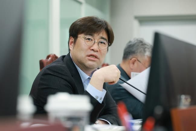 경기도의회 이진형 의원, 체육인 기회소득 확대 위한 조례안 상임위 통과