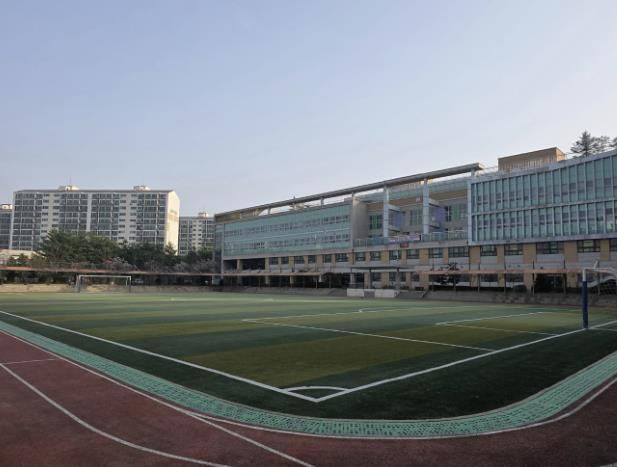 보라고등학교 운동장