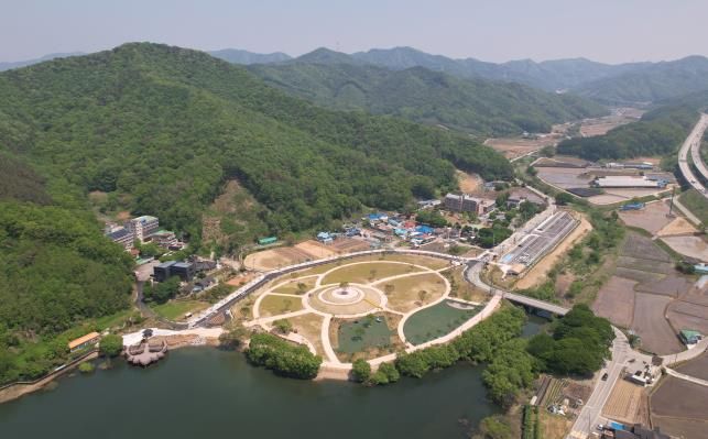수변화원