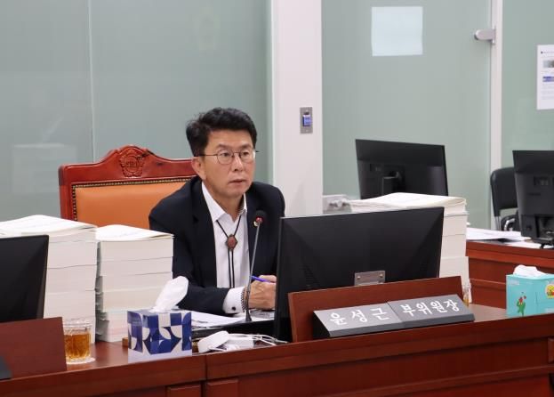 경기도의회 윤성근 부위원장