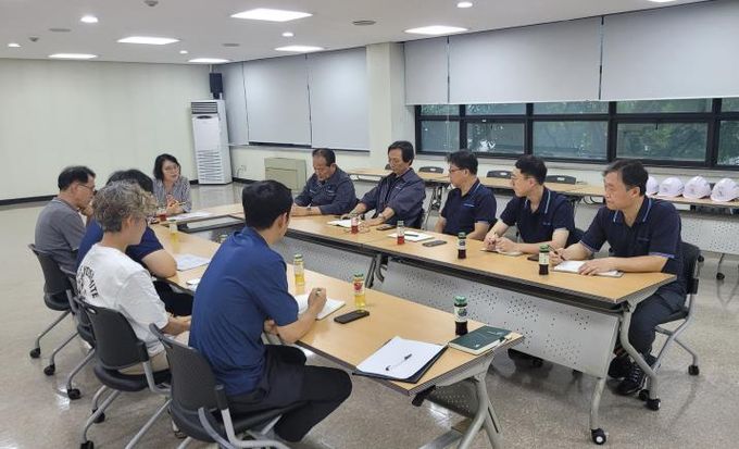 안전보건협의체 회의 모습